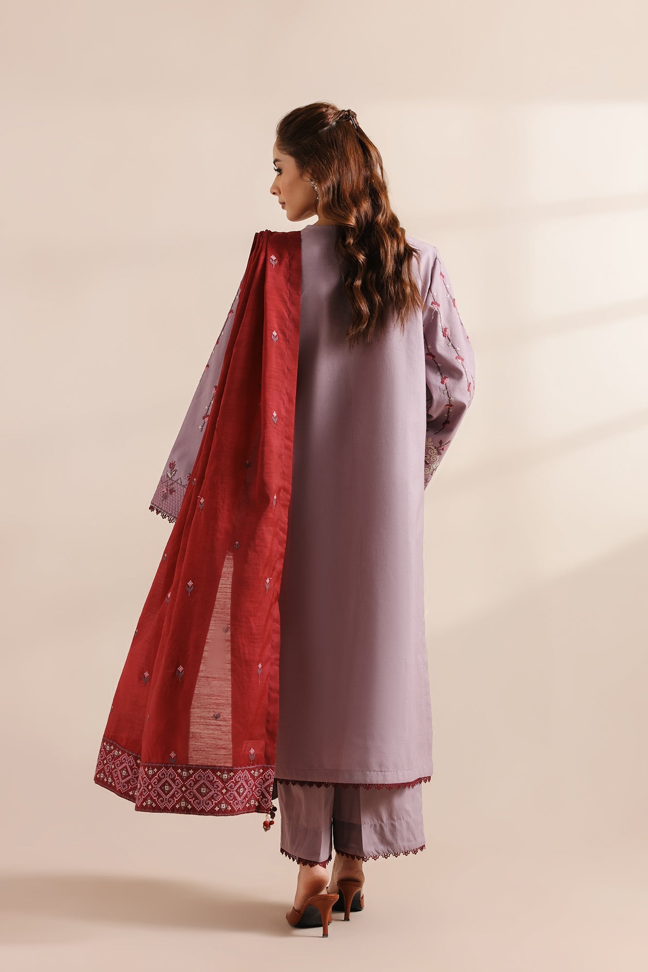 EMBROIDERED SUIT (E0941/203/513)