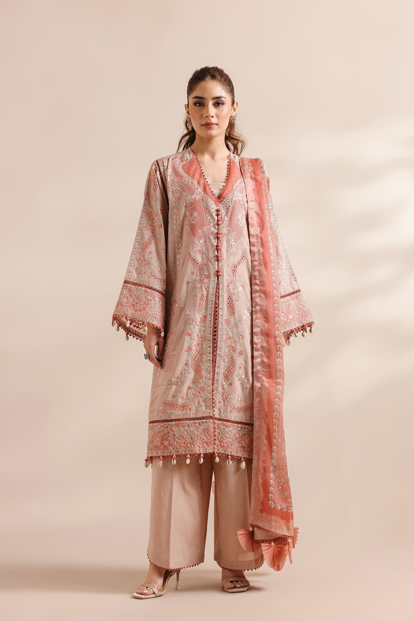 EMBROIDERED SUIT (E0949/203/216)