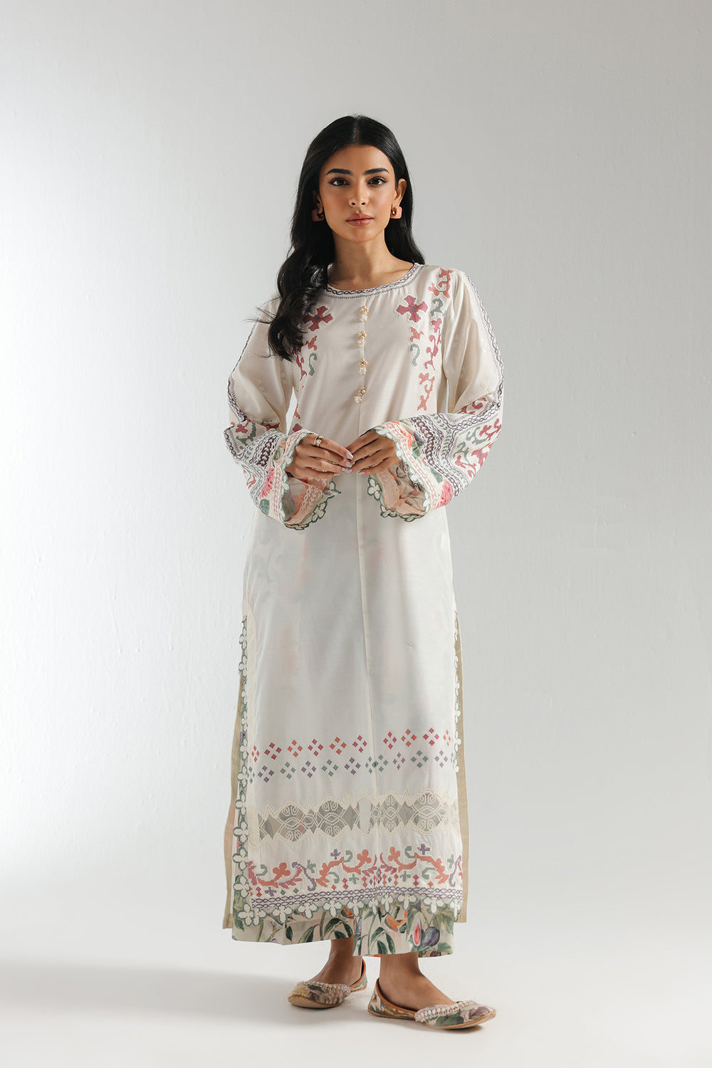 EMBROIDERED SUIT