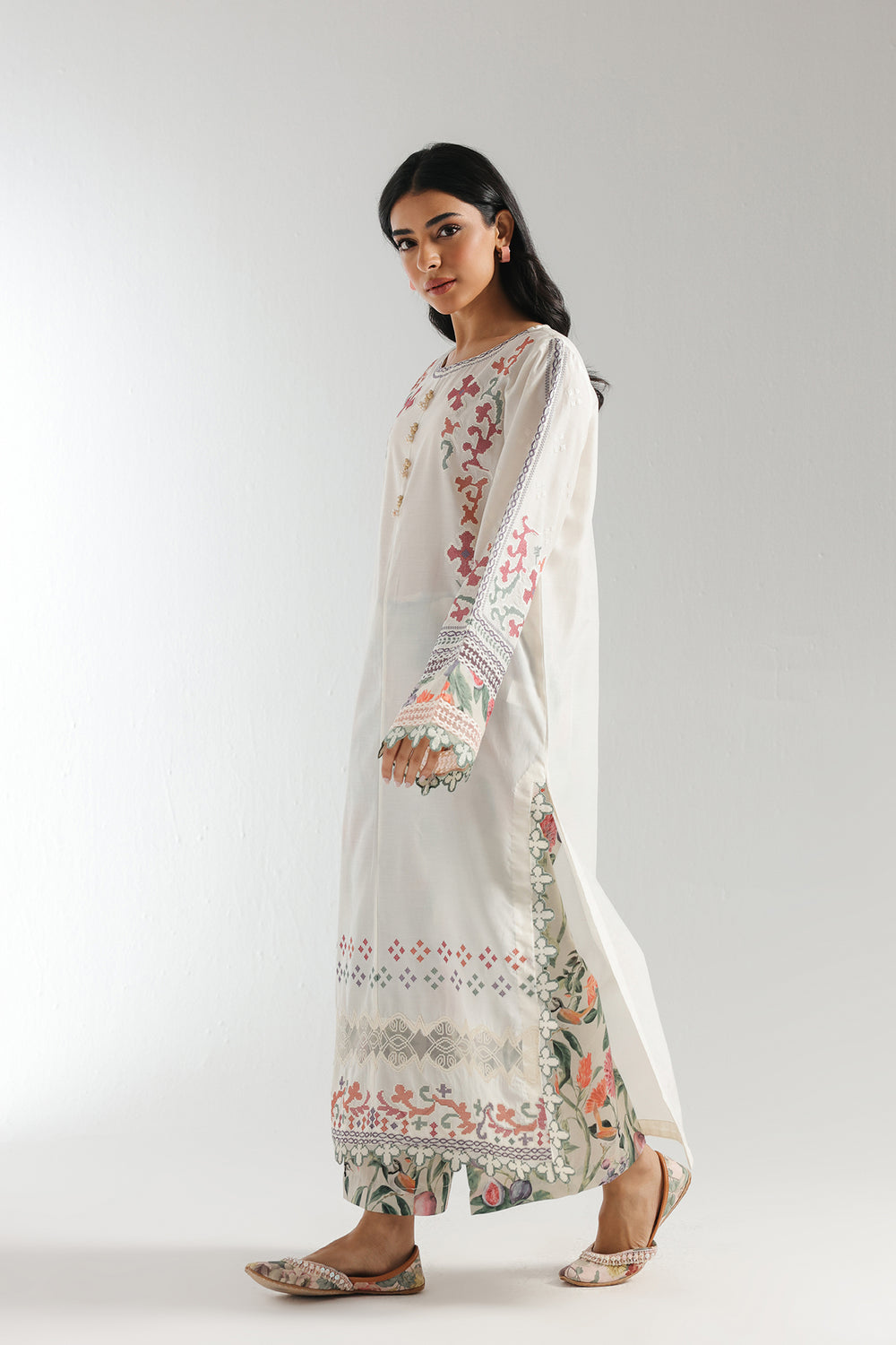EMBROIDERED SUIT