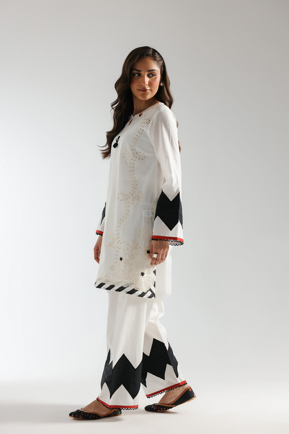 EMBROIDERED SUIT