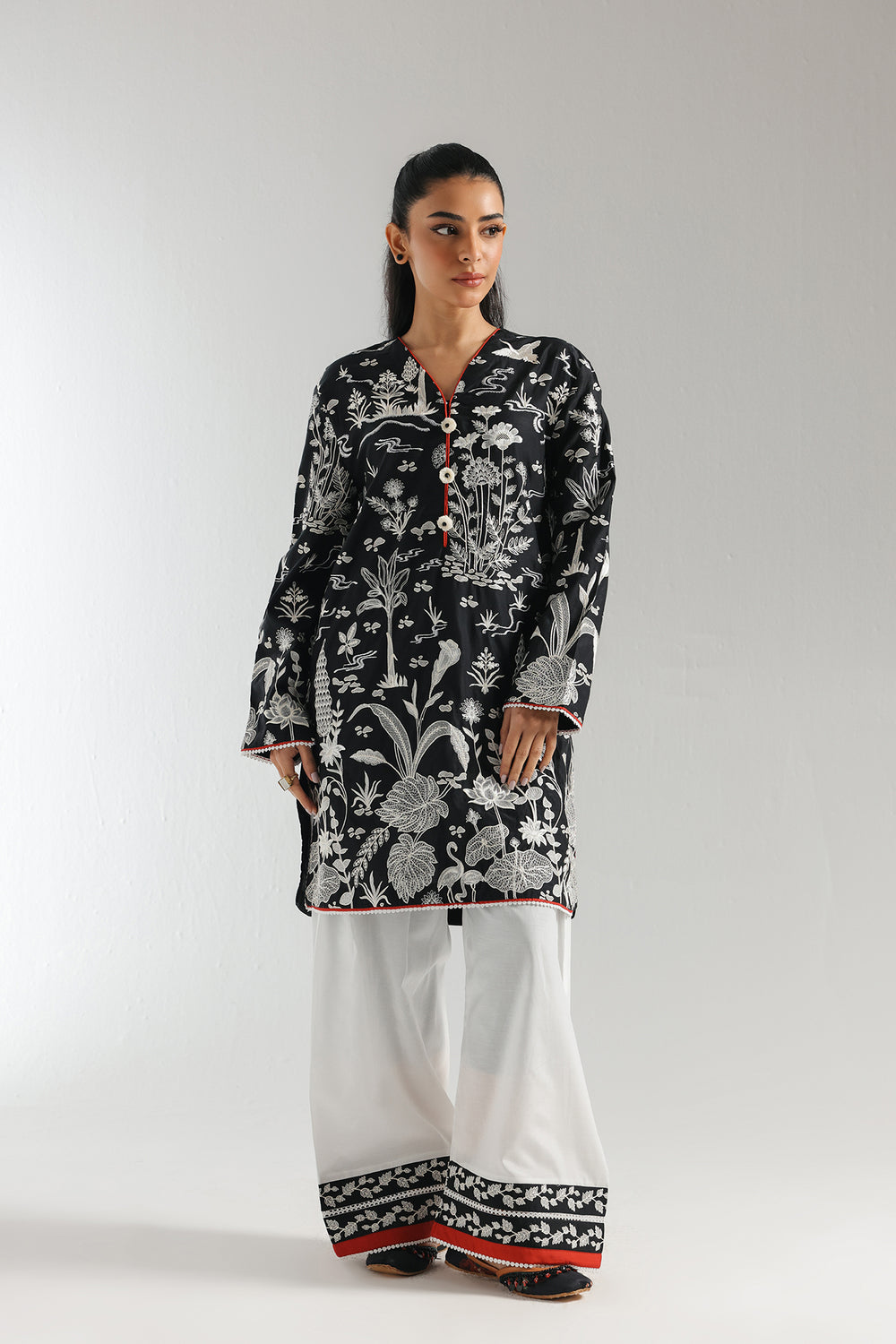 EMBROIDERED SUIT