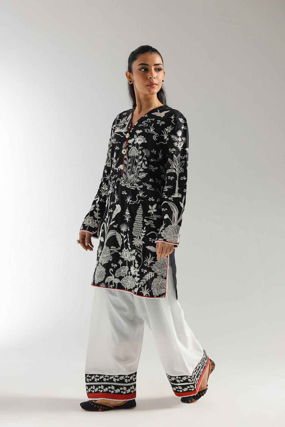 EMBROIDERED SUIT