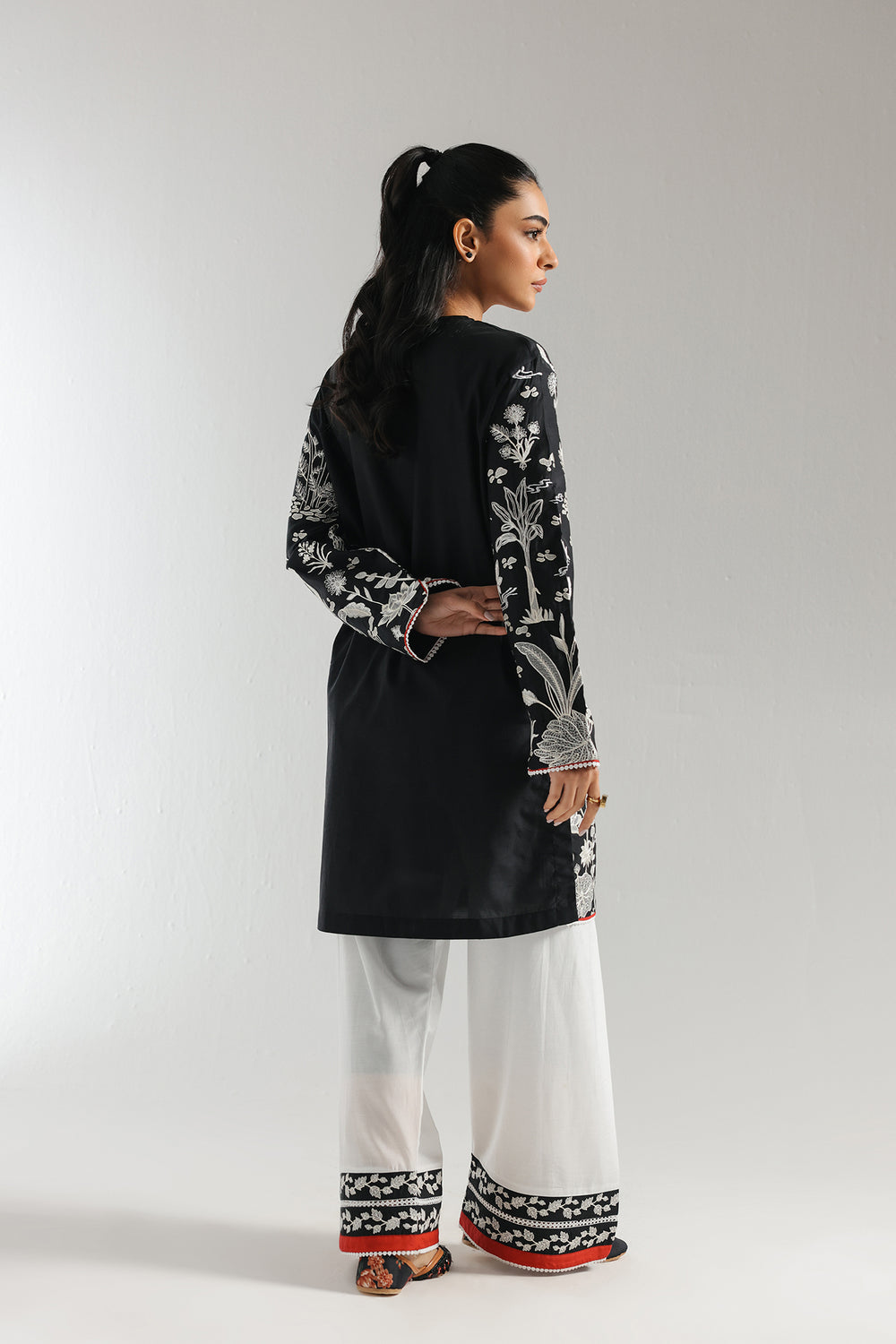 EMBROIDERED SUIT