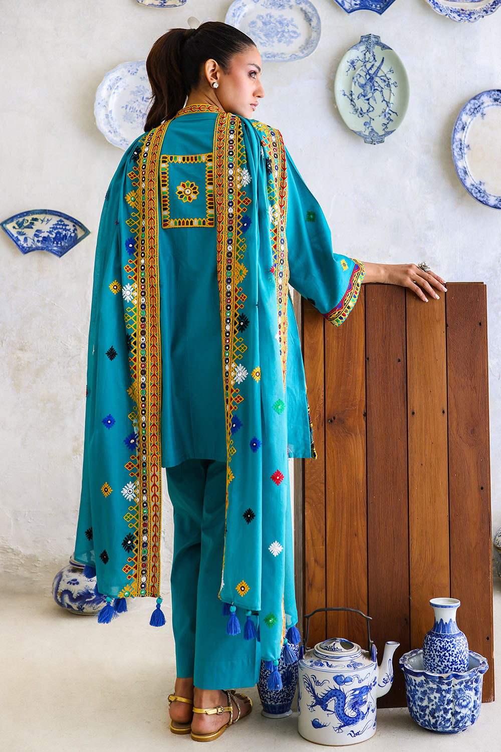 3 Piece Embroidered Lawn Suit with Lawn Dupatta and Borders CL-52569