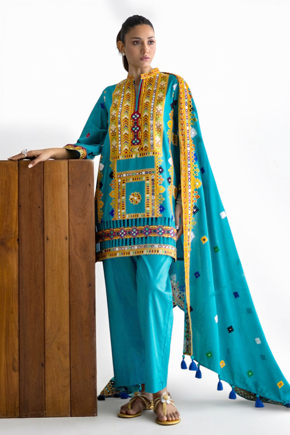 3 Piece Embroidered Lawn Suit with Lawn Dupatta and Borders CL-52569