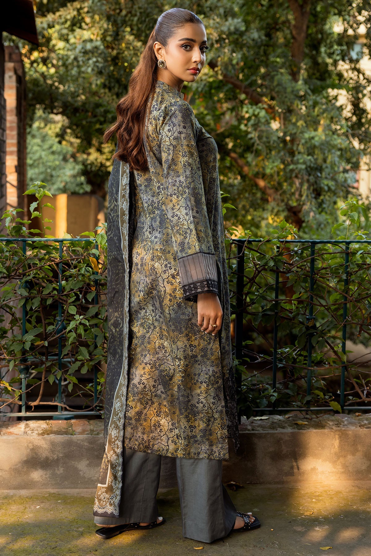 4982-MAYSAM DIGITAL PRINTED CAMBRIC UNSTITCHED