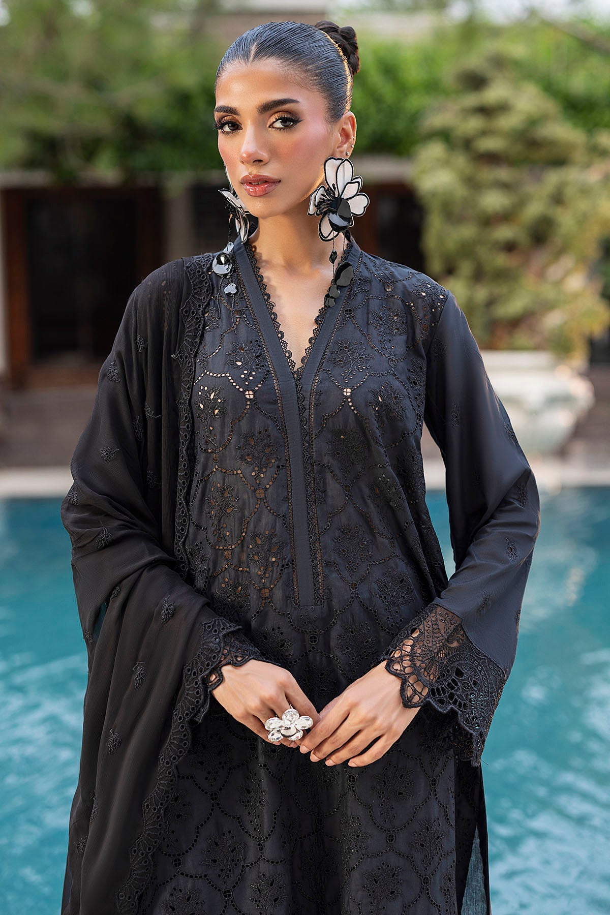 5584-GULWARINA EMBROIDERED LAWN UNSTITCHED