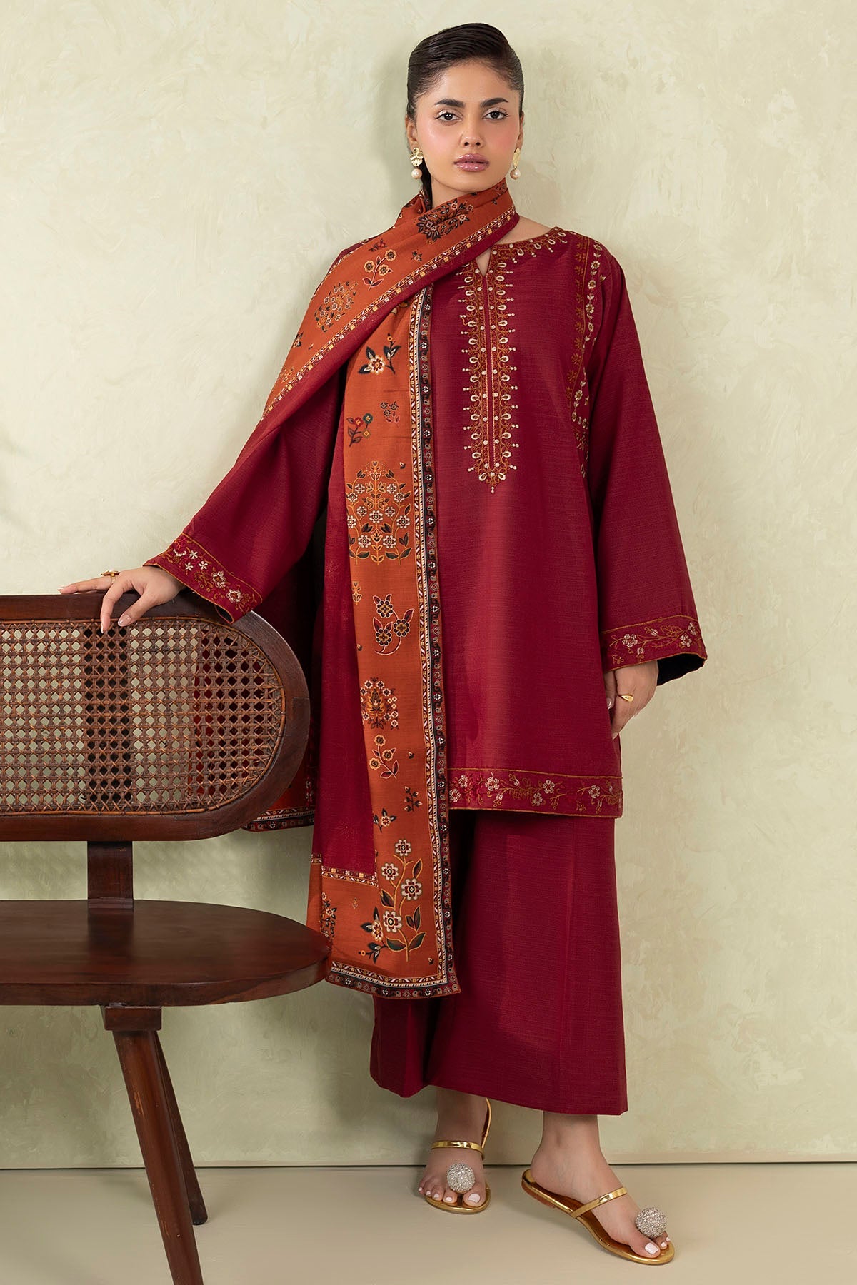 5686-ISIA EMBROIDERED KHADDAR UNSTITCHED