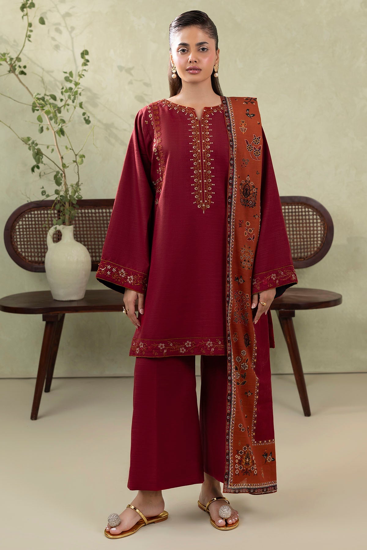 5686-ISIA EMBROIDERED KHADDAR UNSTITCHED