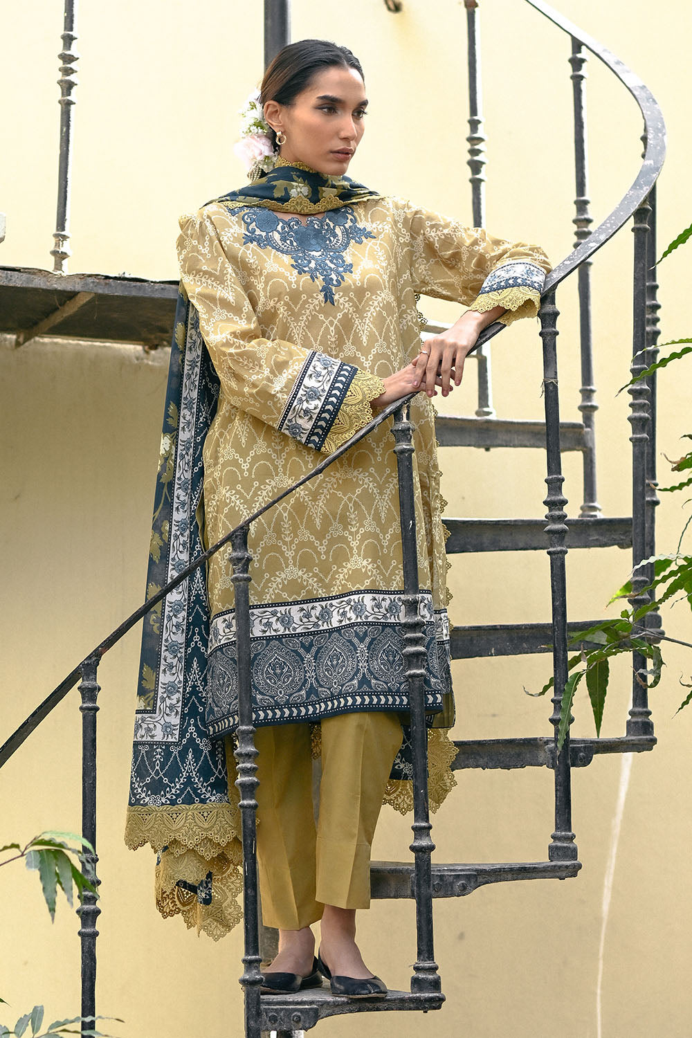 3 Piece Printed Lawn Suit with Embroidered Neckline CL-52536
