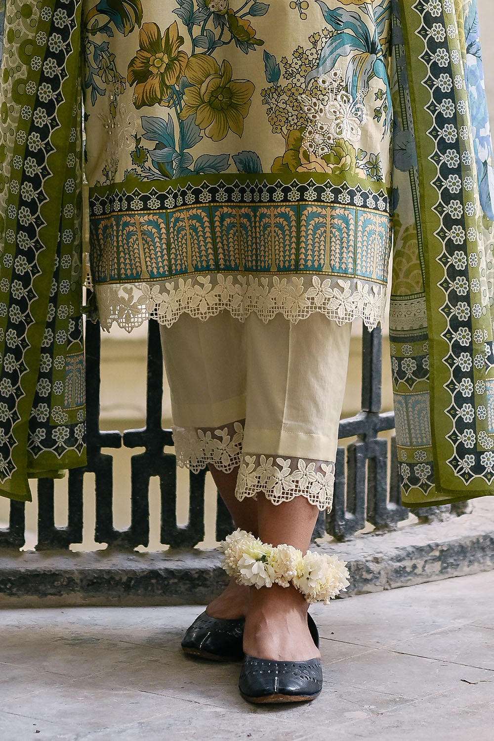 3 Piece Embroidered Printed Lawn Suit with Neckline CL-62037