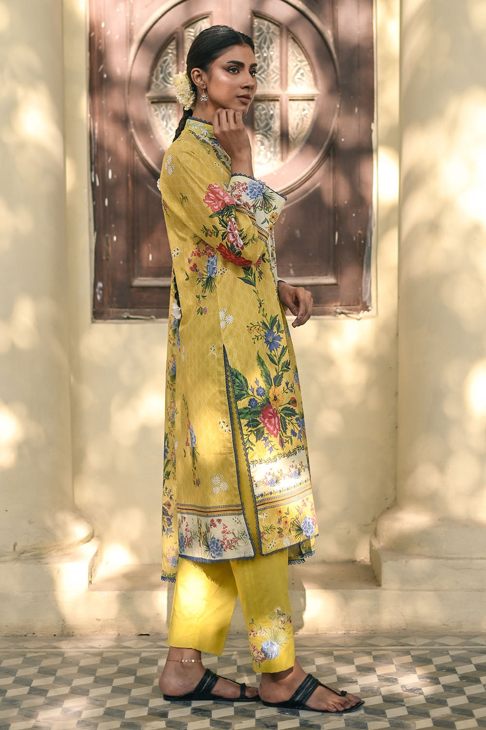 3 Piece Printed Lawn Suit with Embroidered Lace and Bunches CL-62276