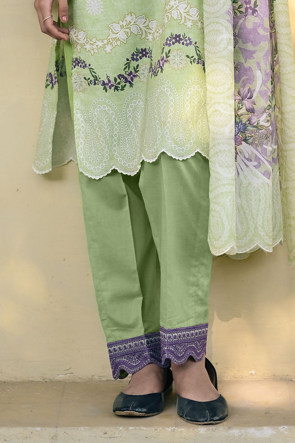 3 Piece Printed Lawn Suit with Embroidered Borders CL-62277