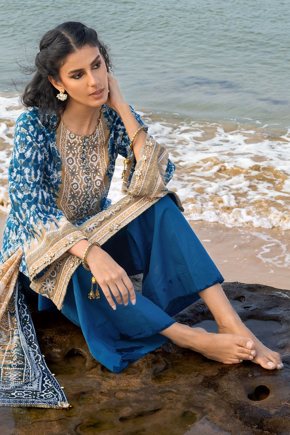 3 Piece Lacquer Printed Lawn Suit with Lacquer Printed Lawn Dupatta and Dyed Trouser CL-62022 A