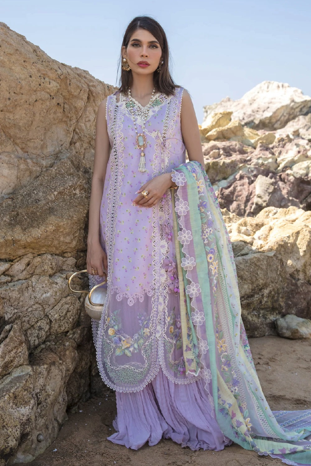 CRIMSON LUXURY LAWN D-02B (SUMMER ROSETTES)