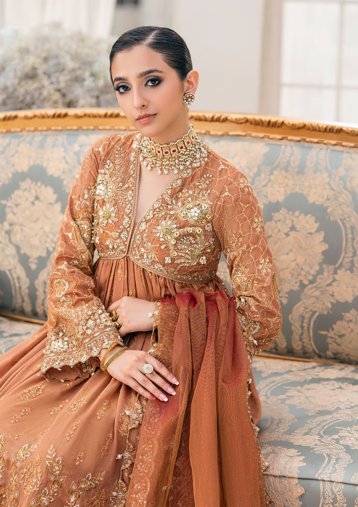 LOOK 02